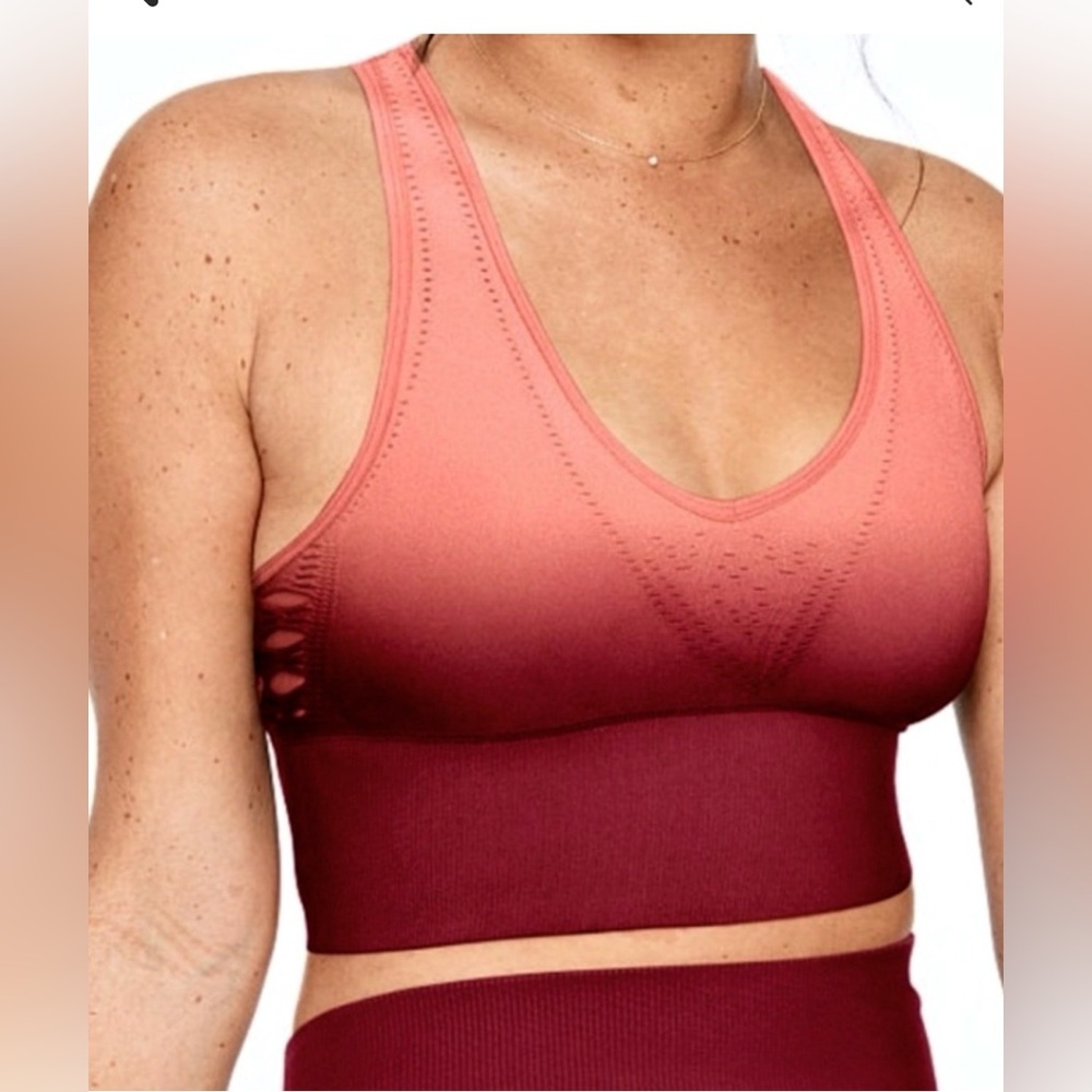 VS Pink Seamless Sports Bra